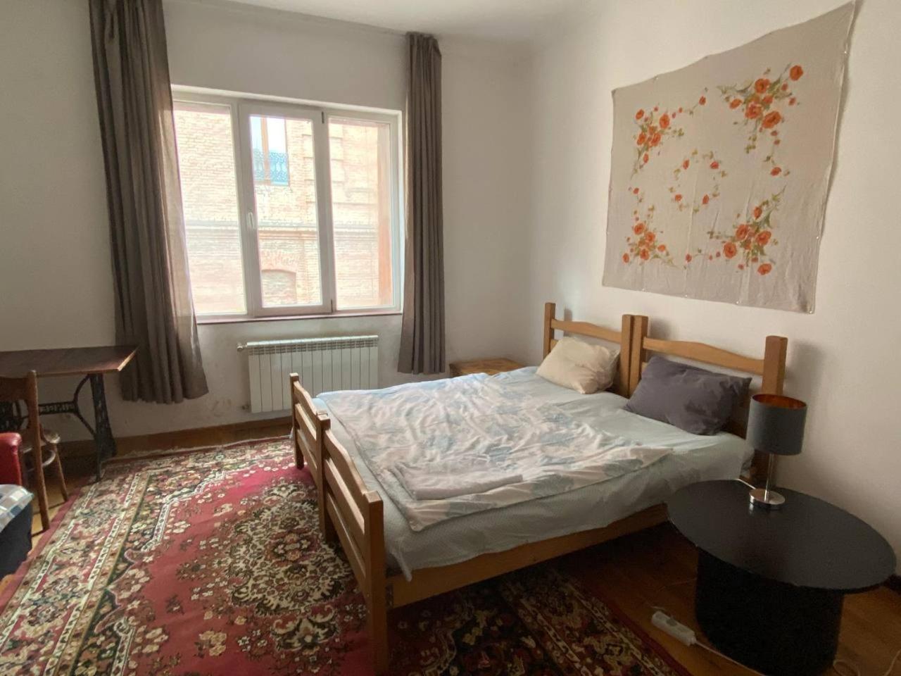Diwan Vandrerhjem Tbilisi Rom bilde