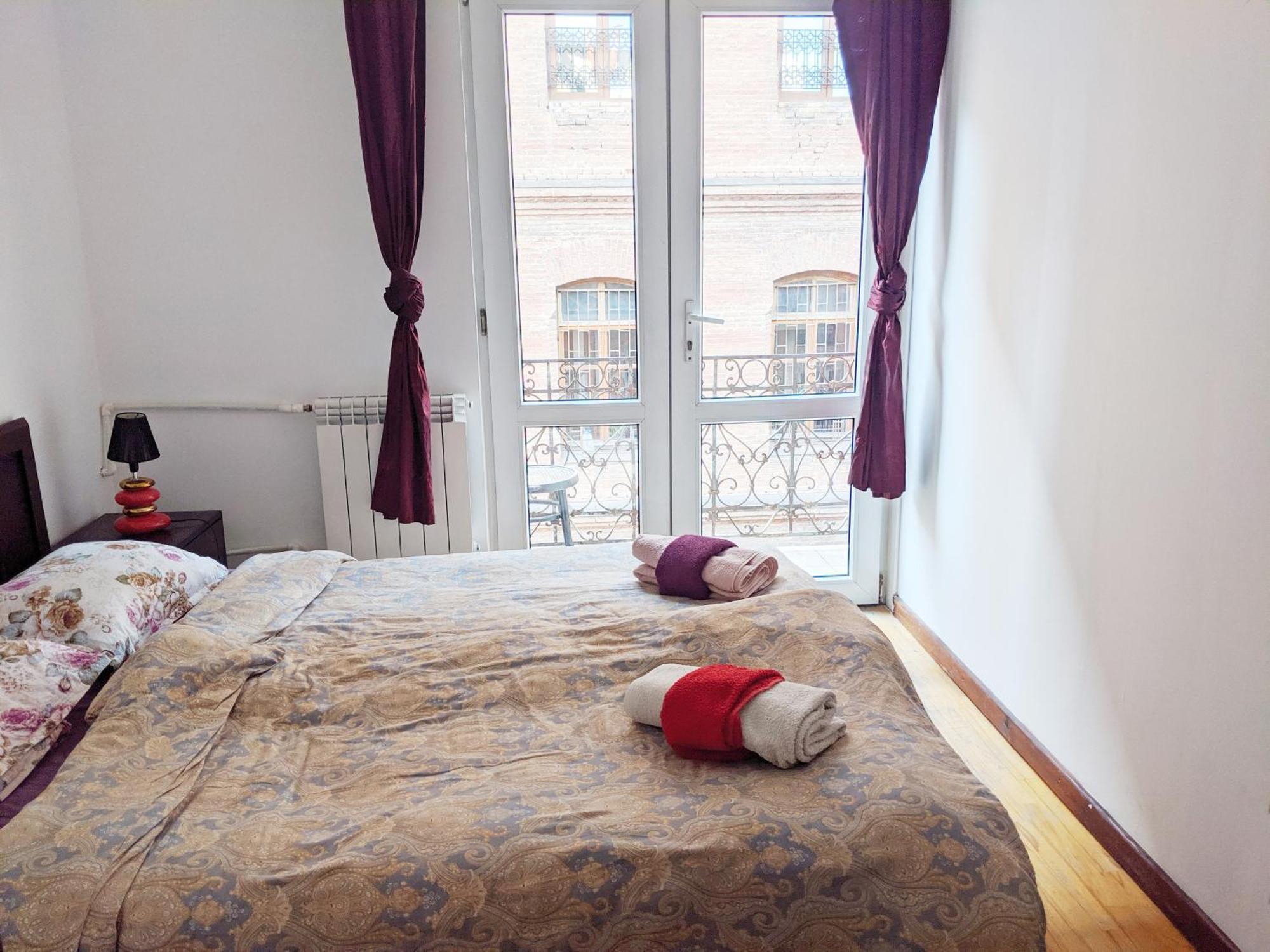 Diwan Vandrerhjem Tbilisi Rom bilde